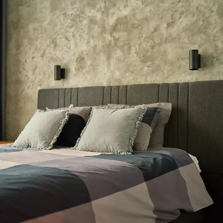 דירה Luxury 2 Bedroom - Private Garden