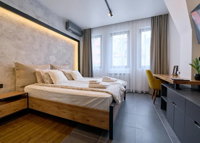 Luxury 2 Bedroom - Private Garden Apartamento Sofía