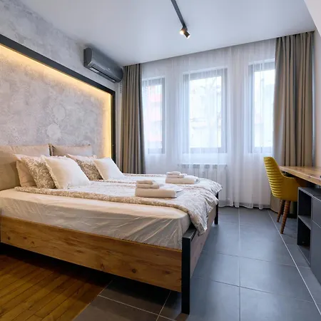 Luxury 2 Bedroom - Private Garden Lägenhet Sofia