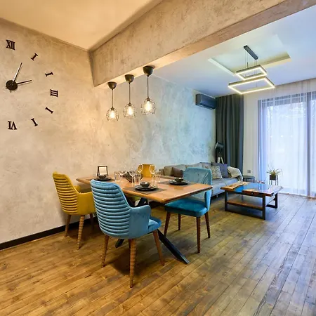 Luxury 2 Bedroom - Private Garden Sofia