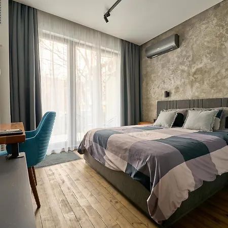Luxury 2 Bedroom - Private Garden Sofia