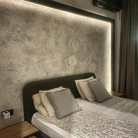 Luxury 2 Bedroom - Private Garden