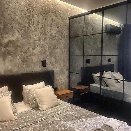 Daire Luxury 2 Bedroom - Private Garden *