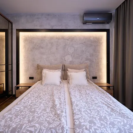 公寓 Luxury 2 Bedroom - Private Garden