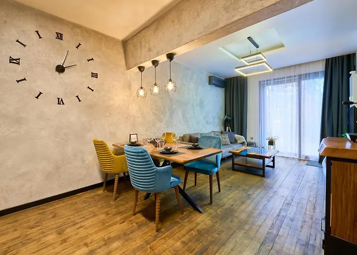 Luxury 2 Bedroom - Private Garden Sofya