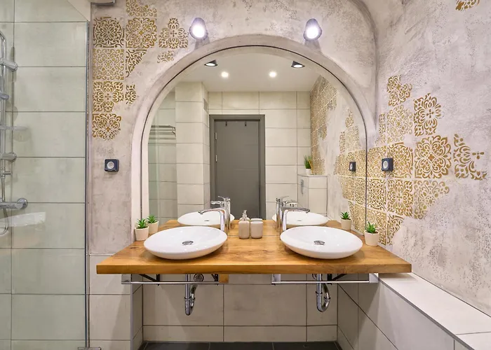 Luxury 2 Bedroom - Private Garden Daire Sofya